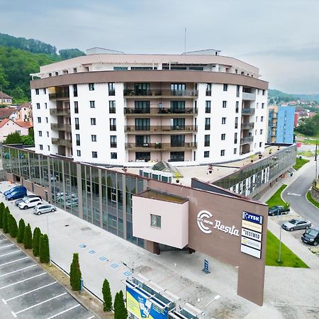 City Center Accommodation - 404 Resicabánya Kültér fotó